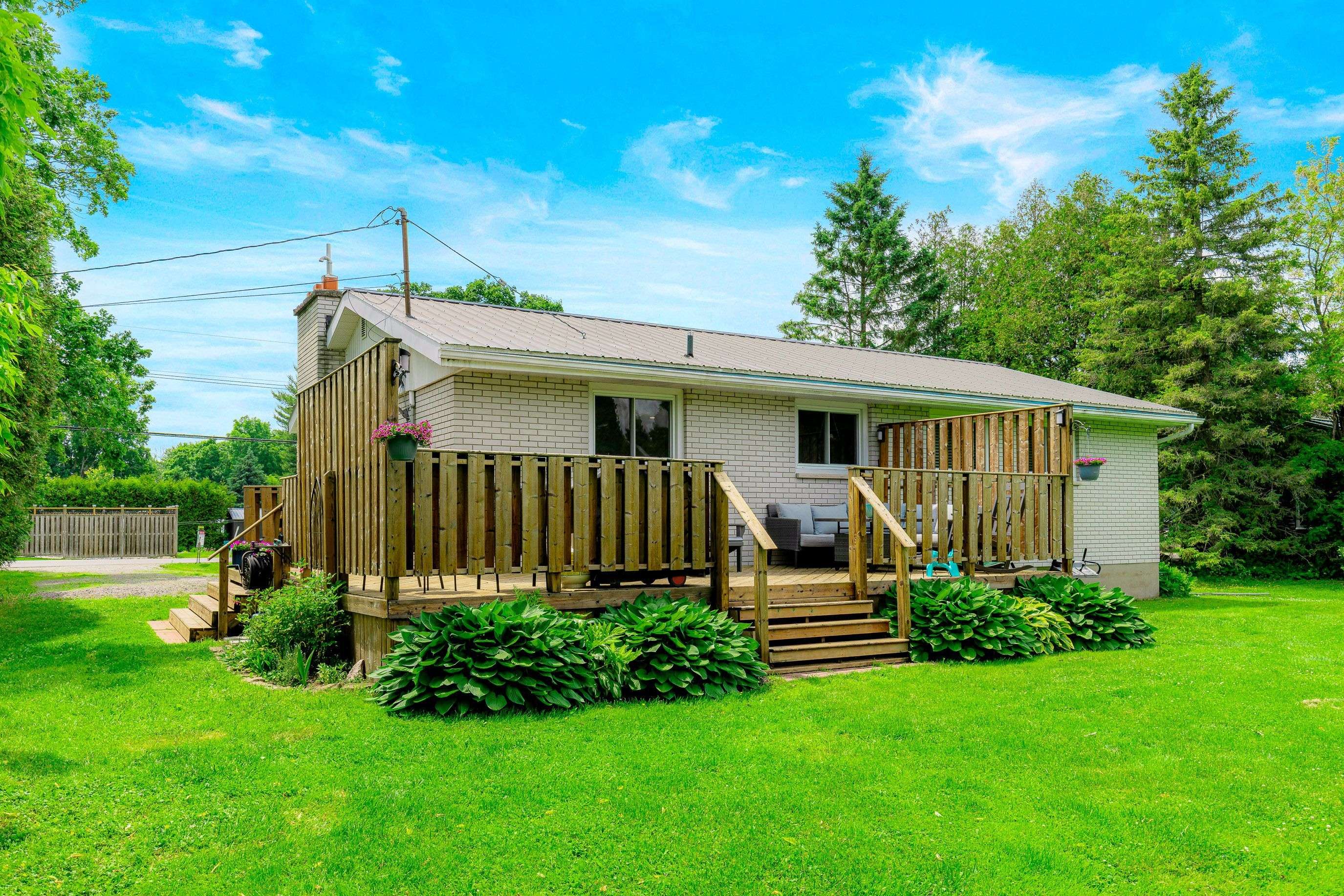Edwardsburgh/cardinal, ON K0E 1T1,43 Sophia ST