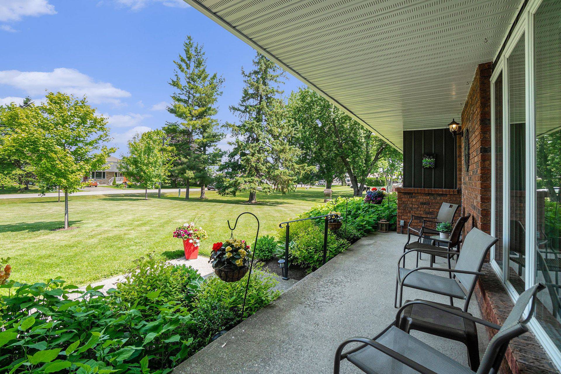 Mcnab/braeside, ON K7S 3G9,37 WABALAC DR E