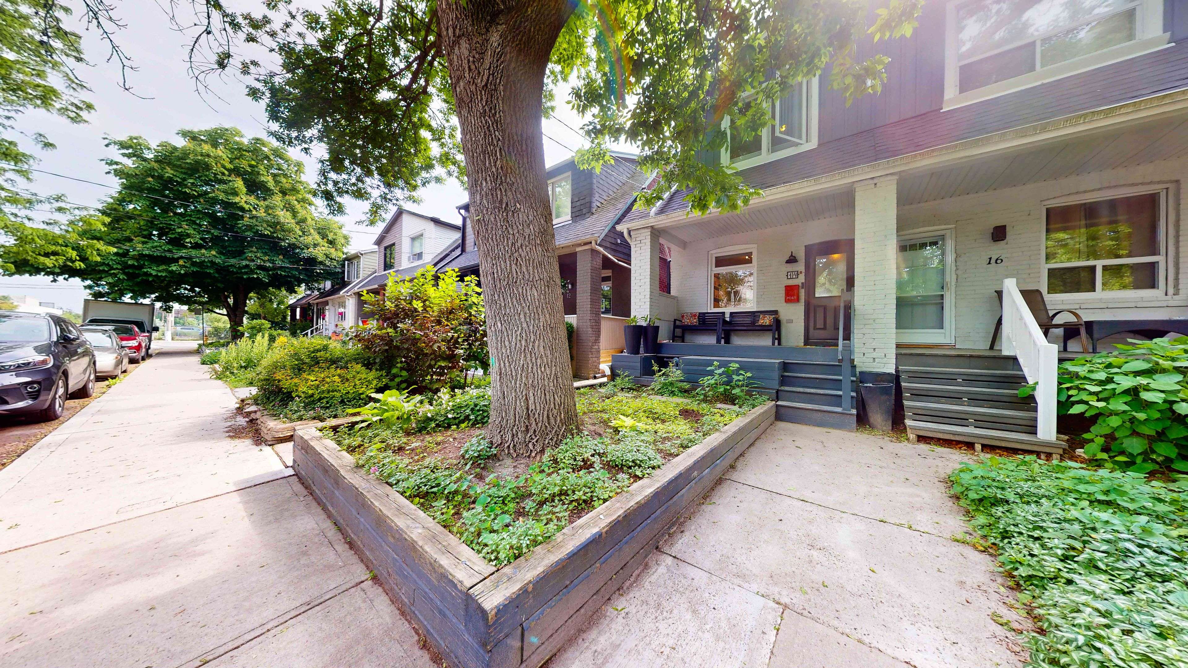 Toronto E01, ON M4M 3A9,14 Rushbrooke AVE