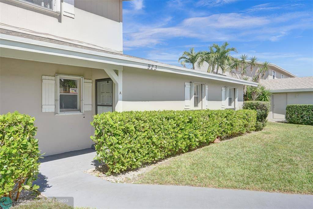Deerfield Beach, FL 33441,923 SE 10th St  #3A