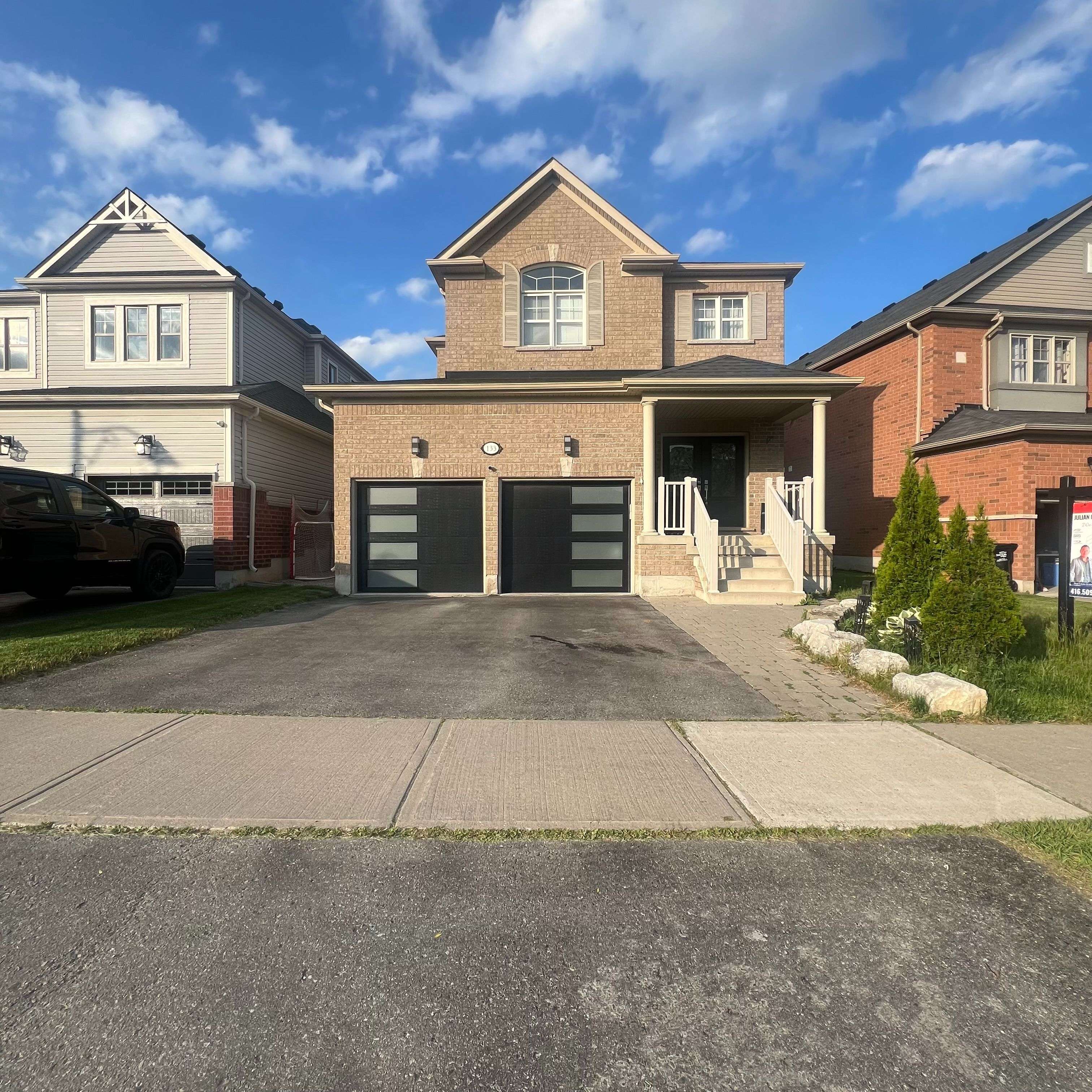 Bradford West Gwillimbury, ON L3Z 0S5,133 Long ST