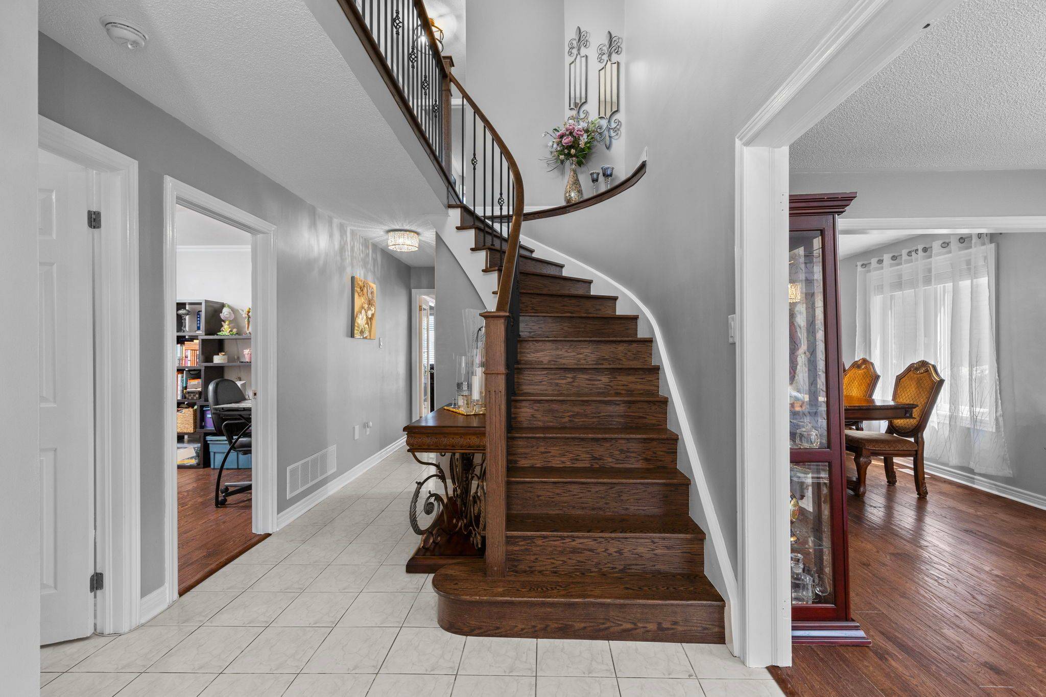 Barrie, ON L4N 7P4,90 Bishop DR