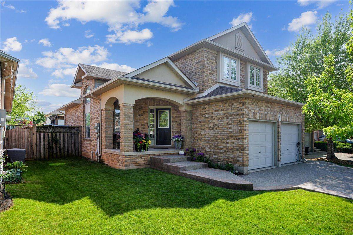 Hamilton, ON L8E 6B7,51 Napa LN