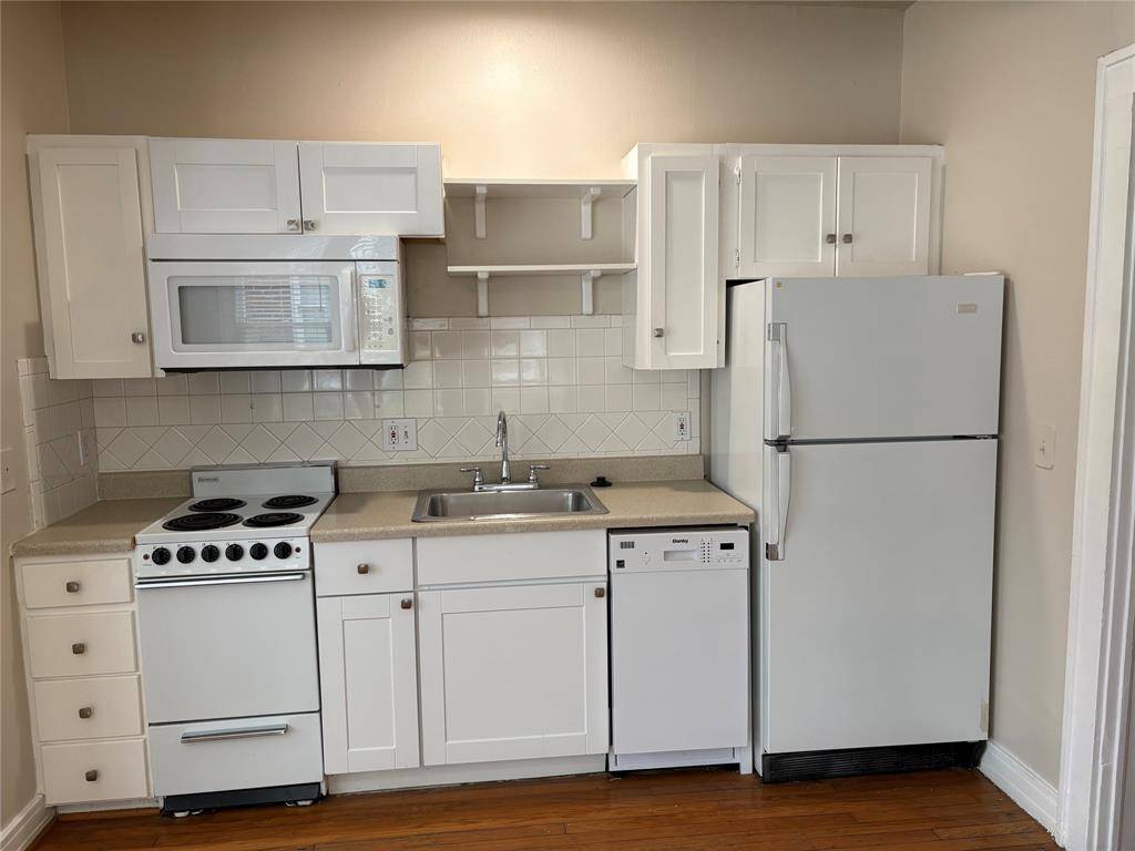 Dallas, TX 75208,905 N Bishop Avenue #C
