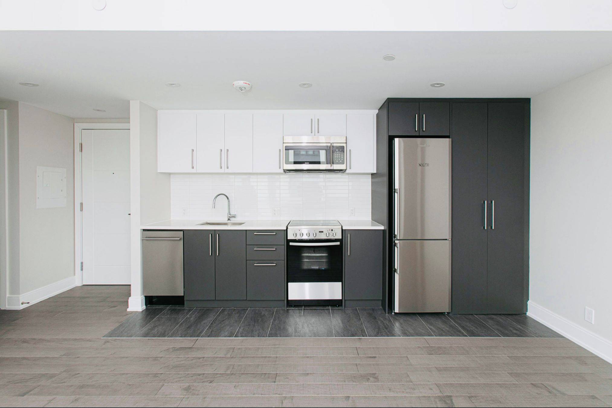 Toronto C02, ON M5R 2W9,11 Walmer RD #507