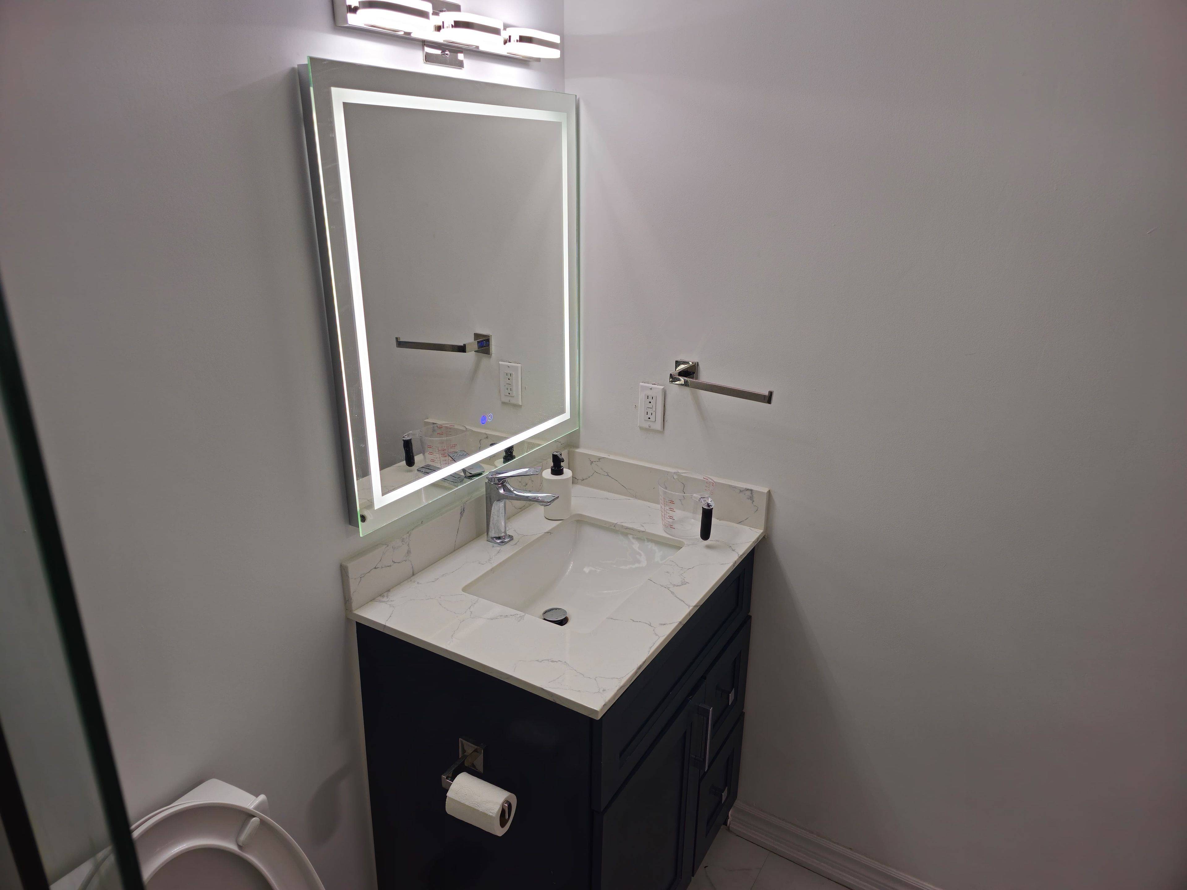 Mississauga, ON L4T 1B2,3555 Derry RD E #212