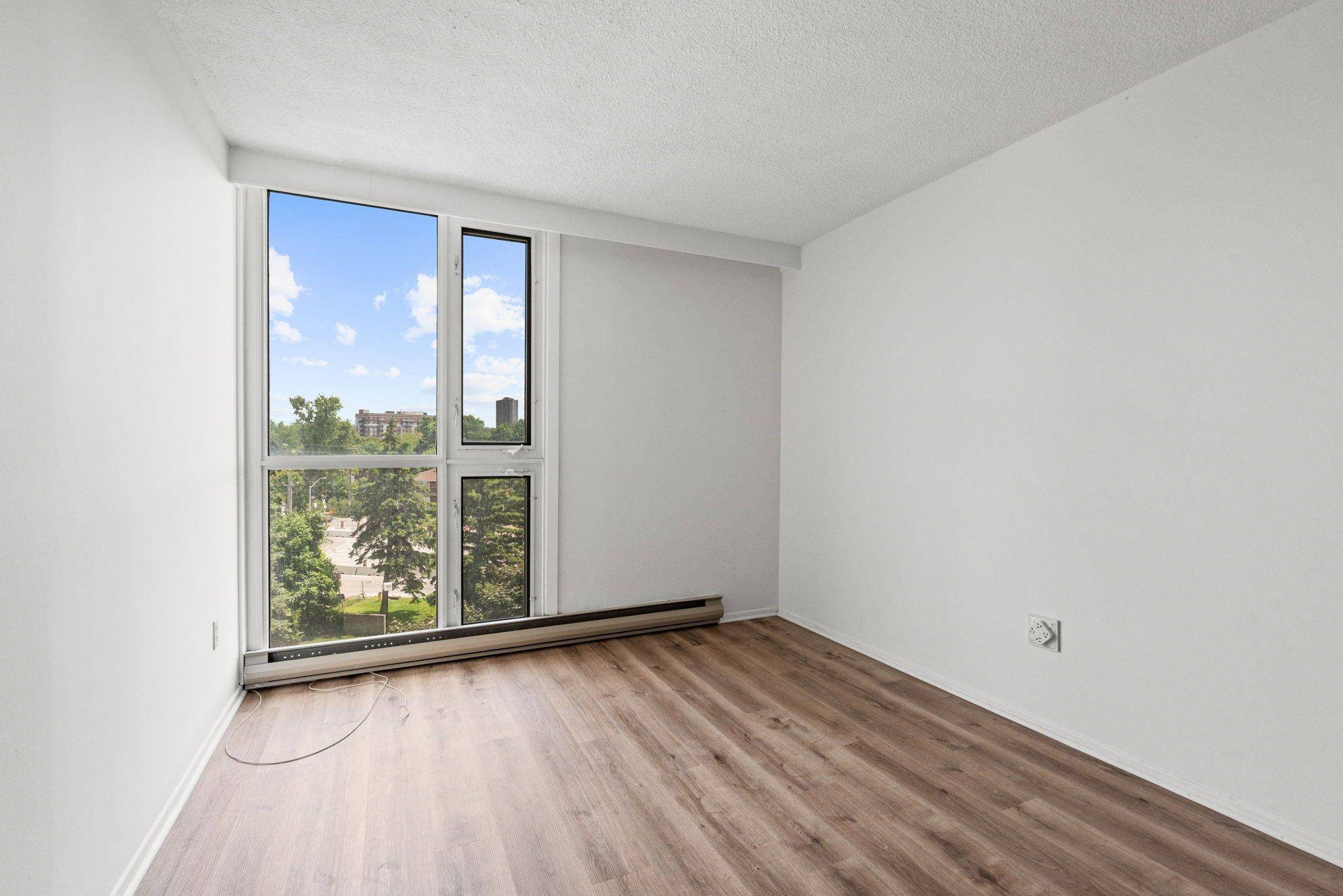 Woodroffe, ON K2B 8G8,1025 Richmond RD #607