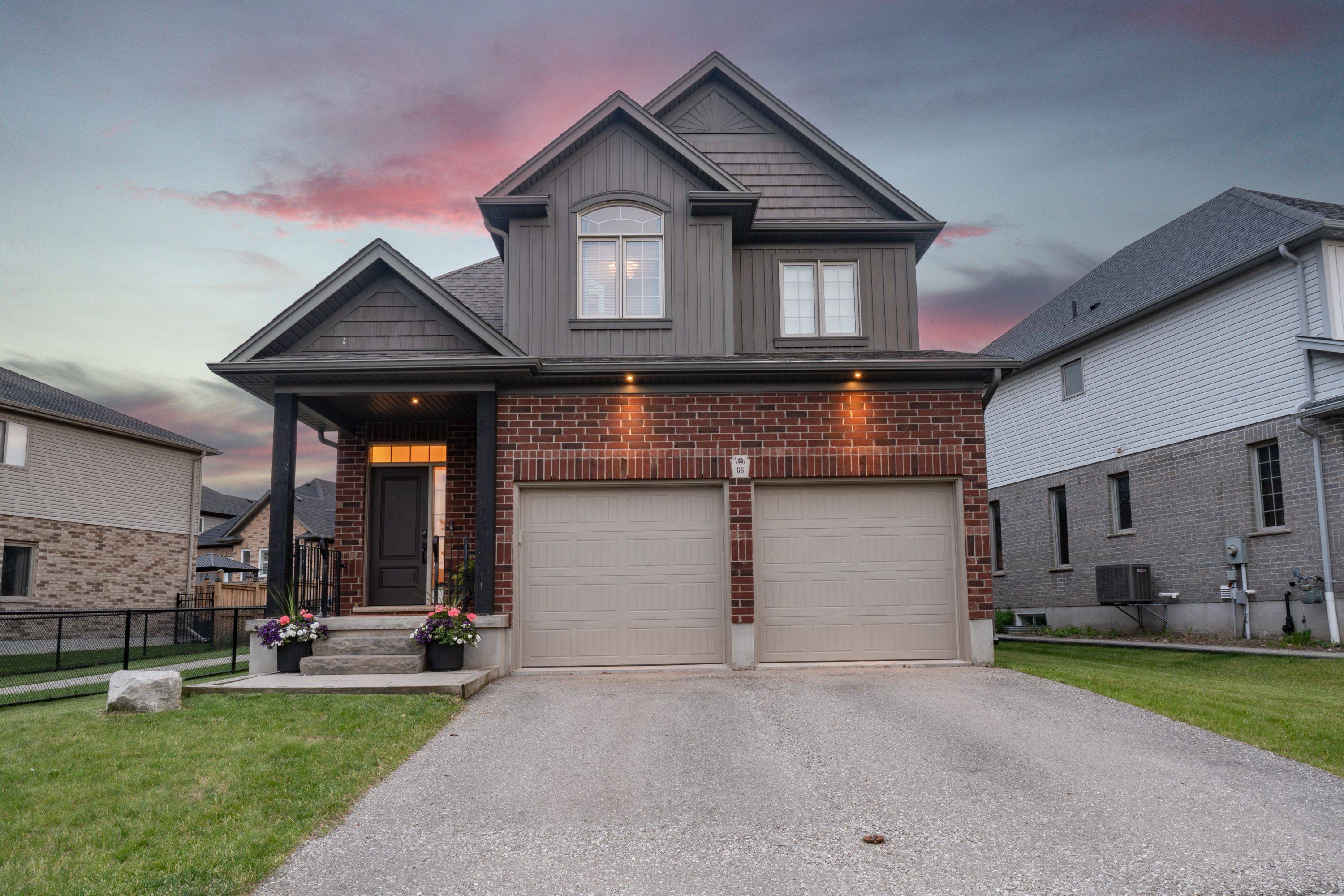 Kitchener, ON N2A 0G4,66 Eden Oak TRL