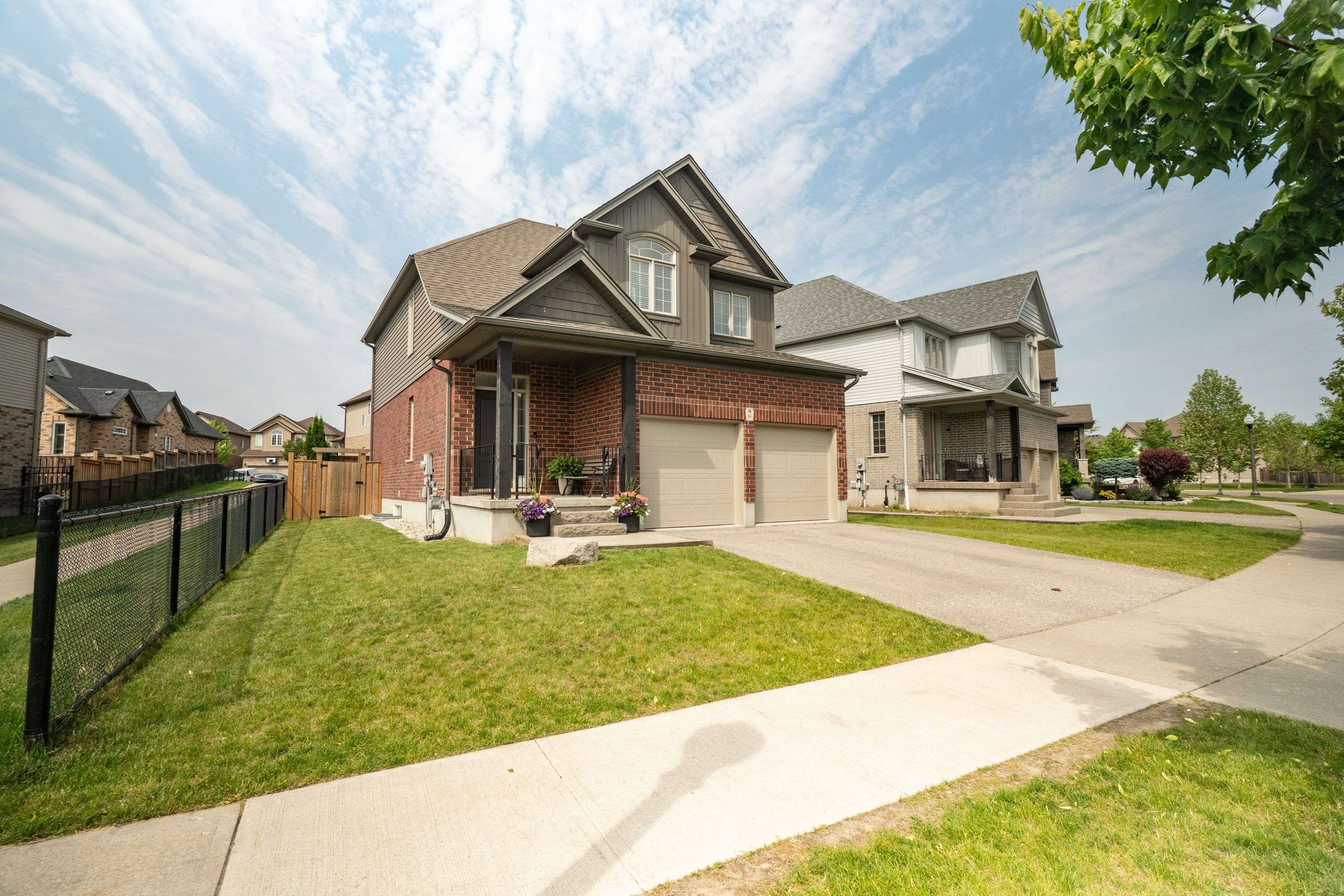 Kitchener, ON N2A 0G4,66 Eden Oak TRL