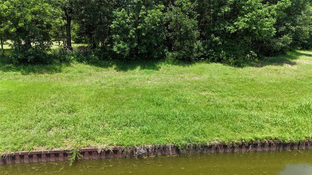 Corsicana, TX 75109,482 Canal Street