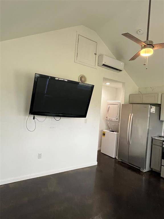 Bowie, TX 76230,204 E Riley Street
