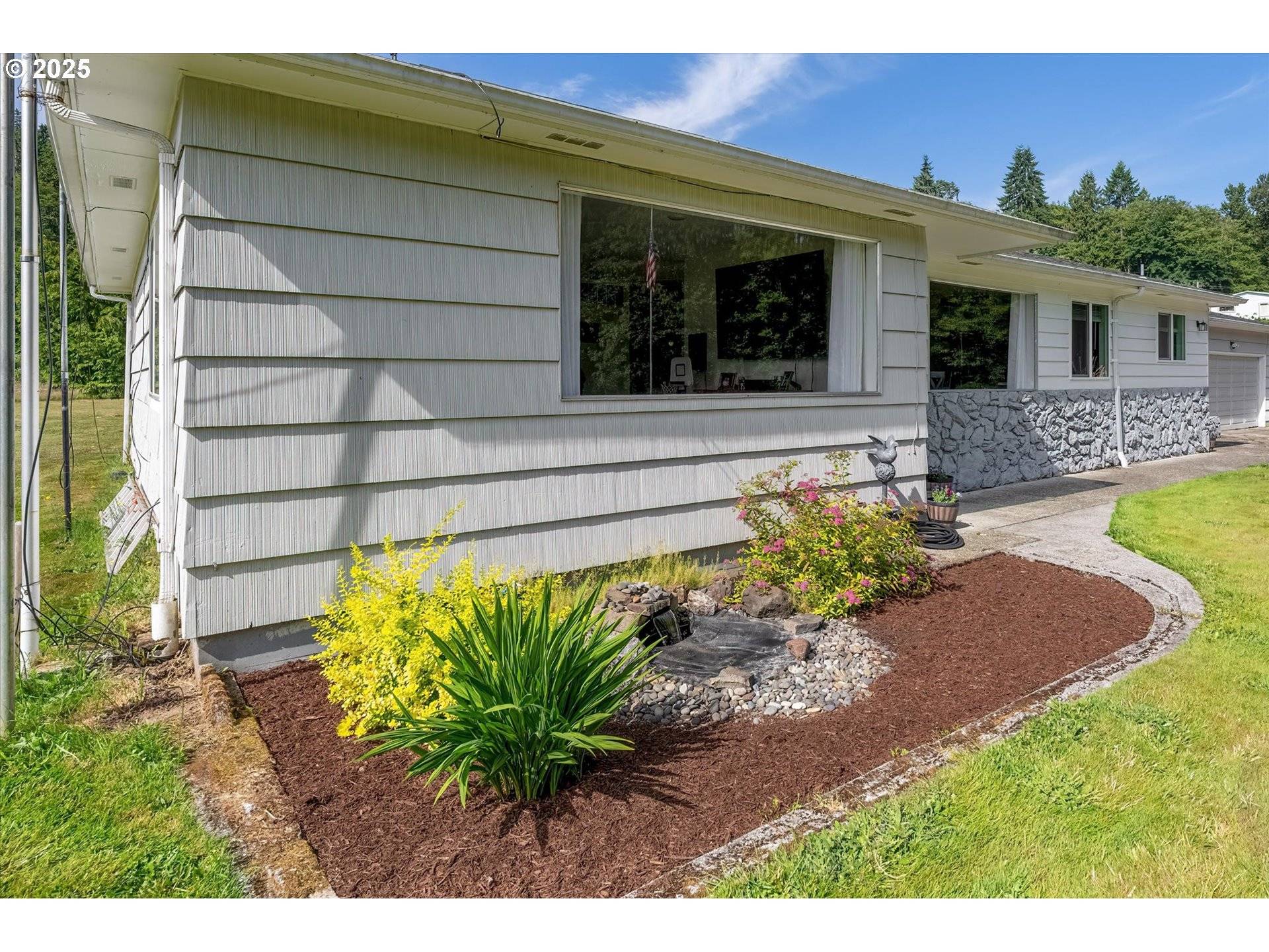 Castle Rock, WA 98611,841 HAZEL DELL RD