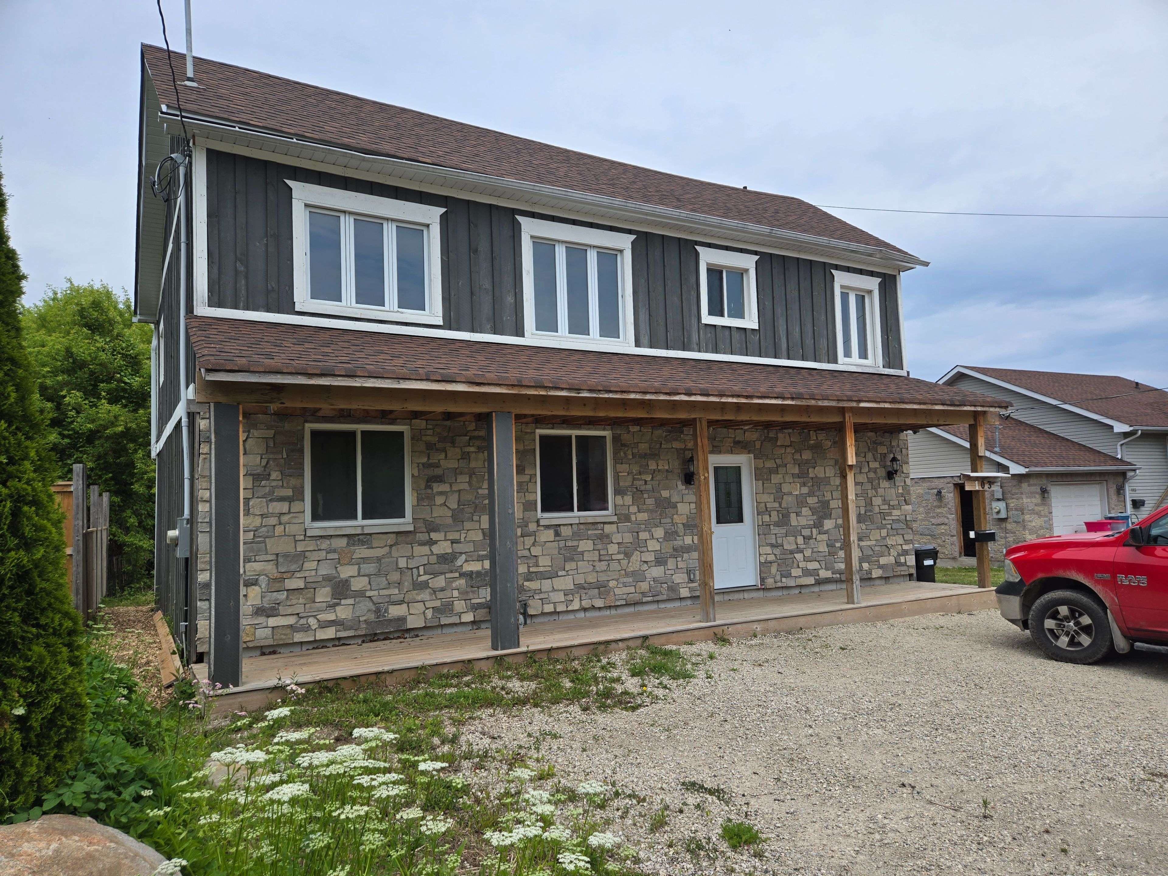 Collingwood, ON L9Y 1P5,103 Erie ST