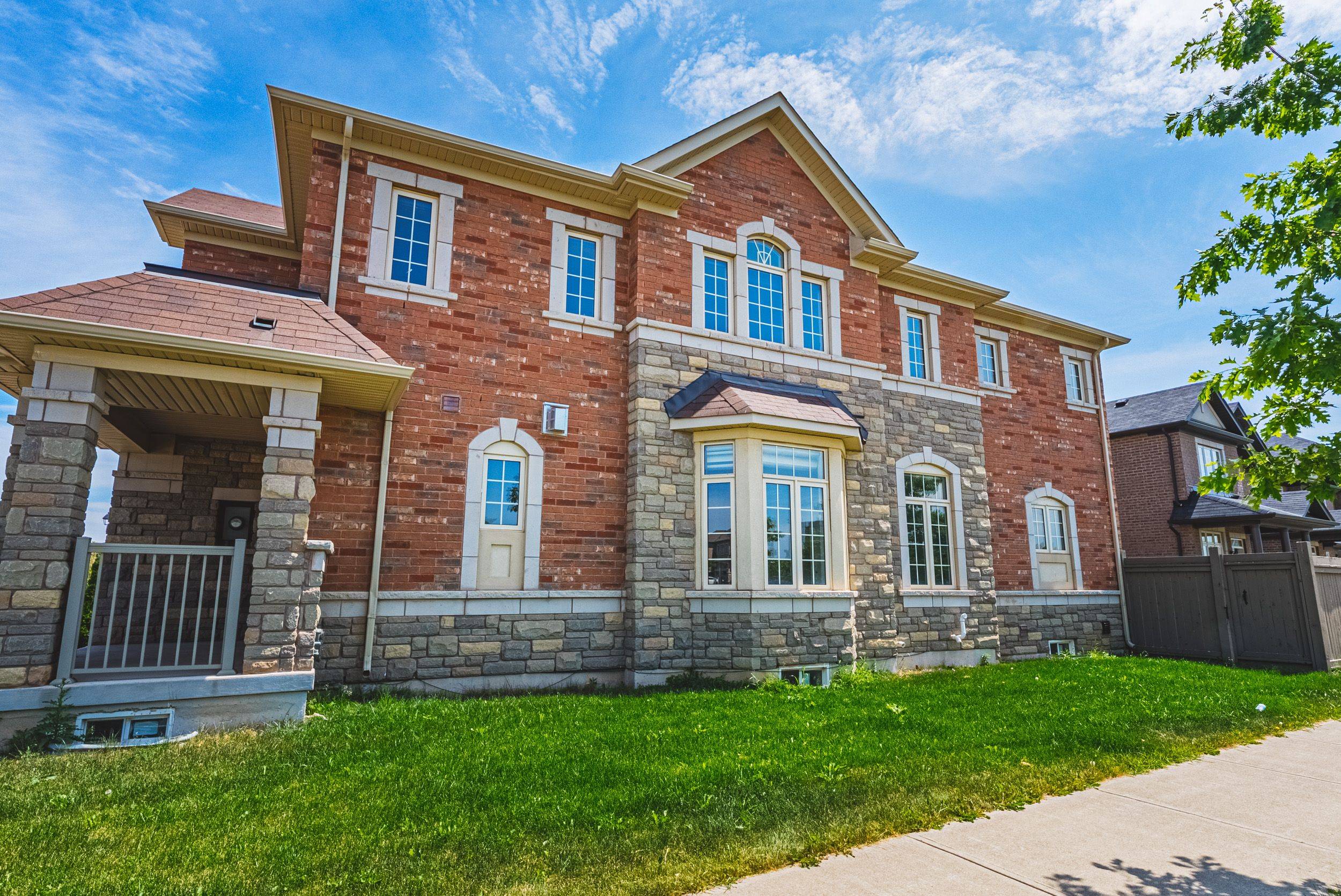 Oakville, ON L6H 0S7,3070 Max Khan BLVD