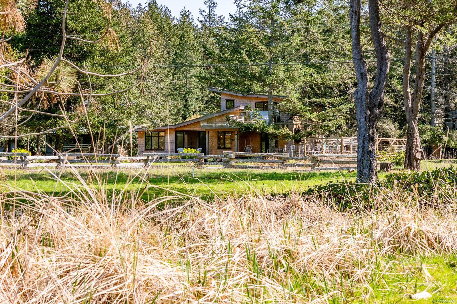Hornby Island, BC V0R 1Z0,8180 Anderson Dr