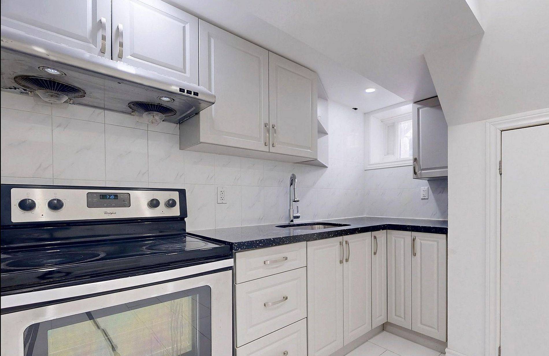 Toronto E09, ON M1G 2X6,11 Dalehurst Ave AVE ##Lower
