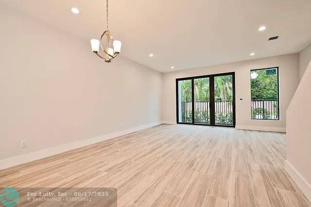 Fort Lauderdale, FL 33304,124 NE 12th St
