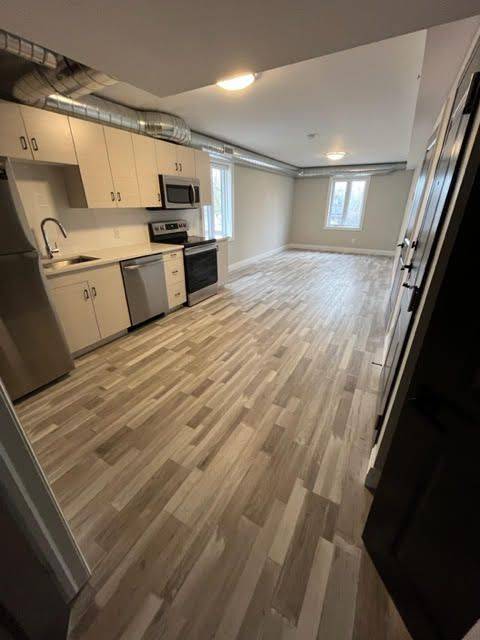 Warwick, ON N0M 2S0,460 Victoria ST #201