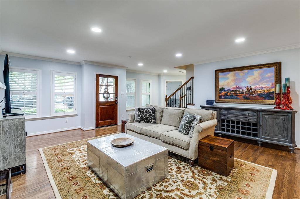 Dallas, TX 75209,5713 W Amherst Avenue