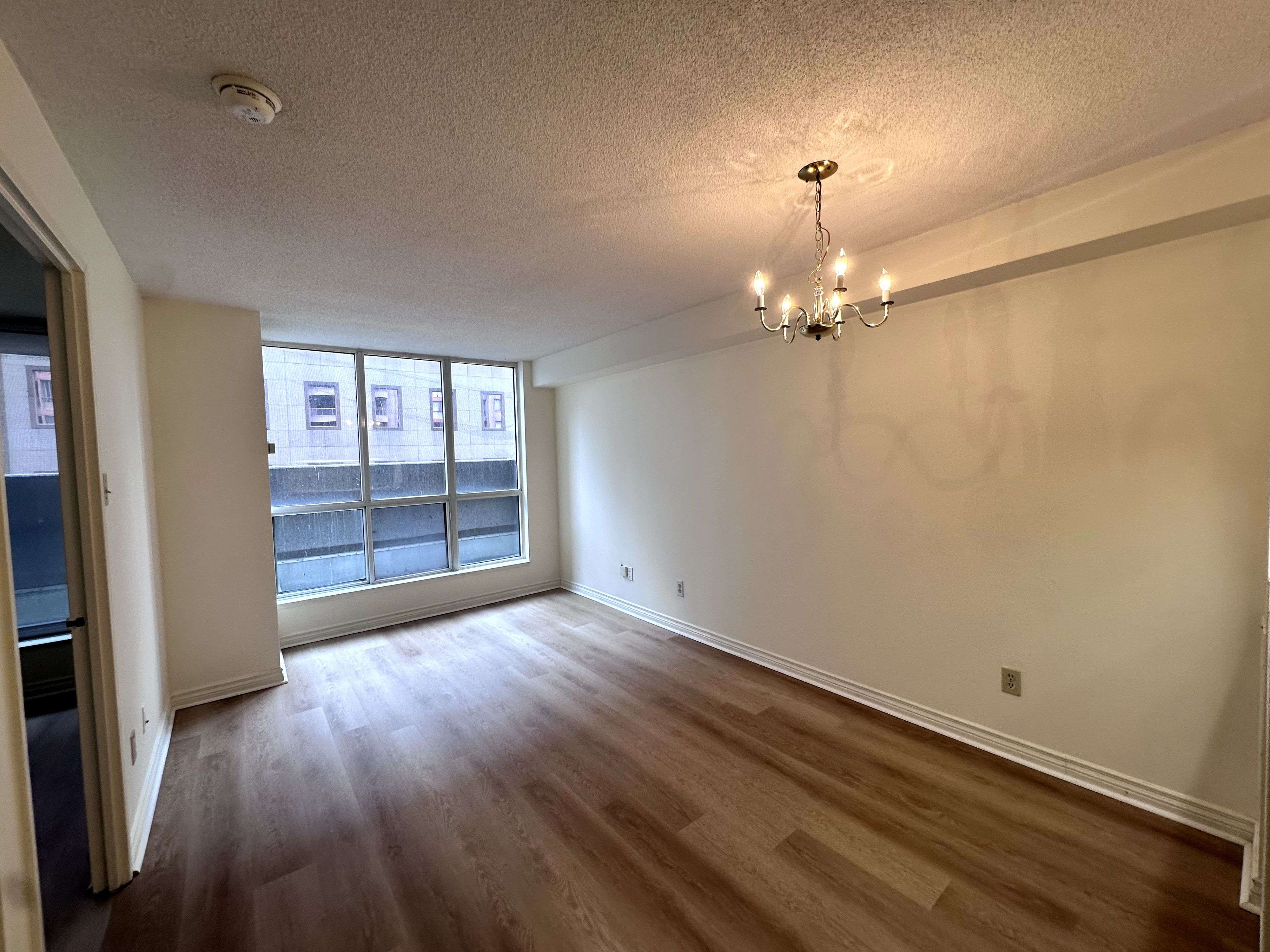 Toronto C01, ON M5G 1N6,736 Bay ST #501
