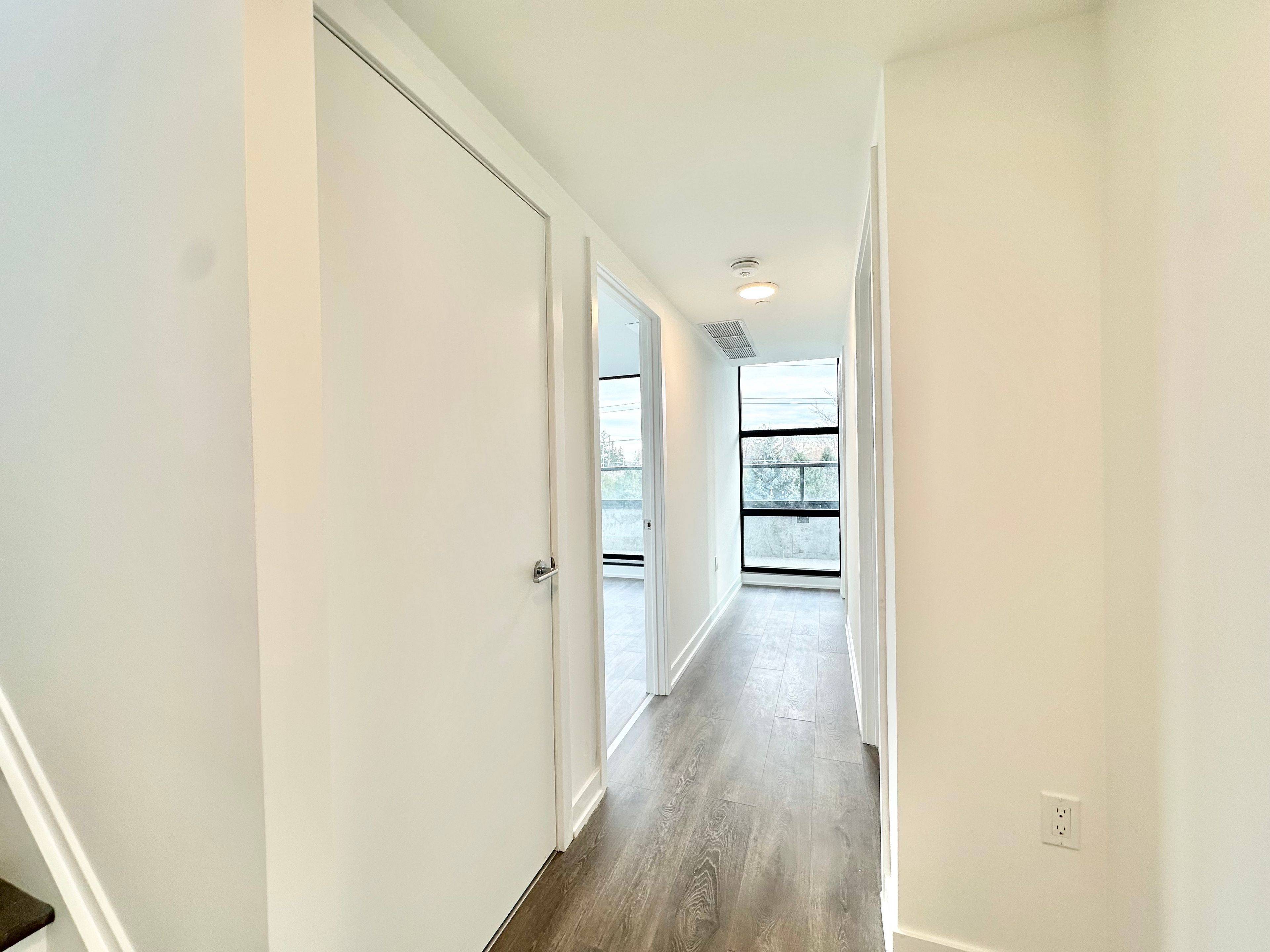 Whitby, ON L1N 0P3,1612 Charles St. ST #PH422 C