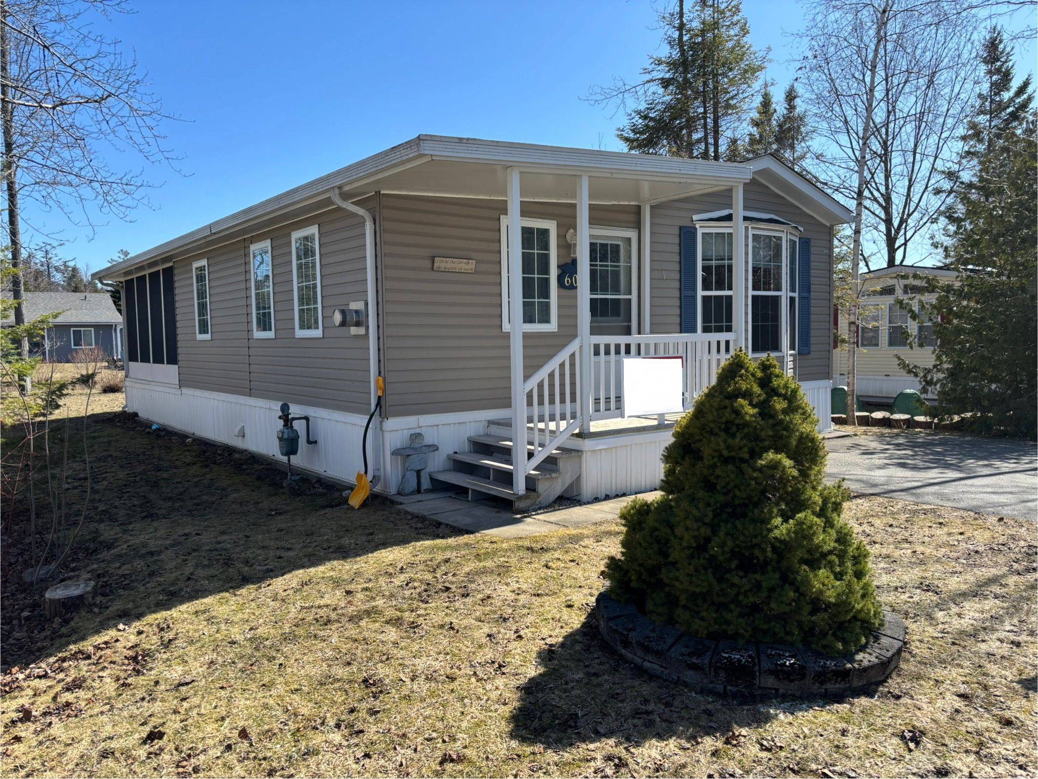 Wasaga Beach, ON L9Z 1X7,60 Topaz ST