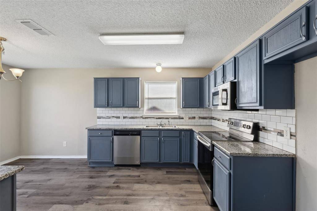 Fort Worth, TX 76131,1944 Canyon Ridge Street