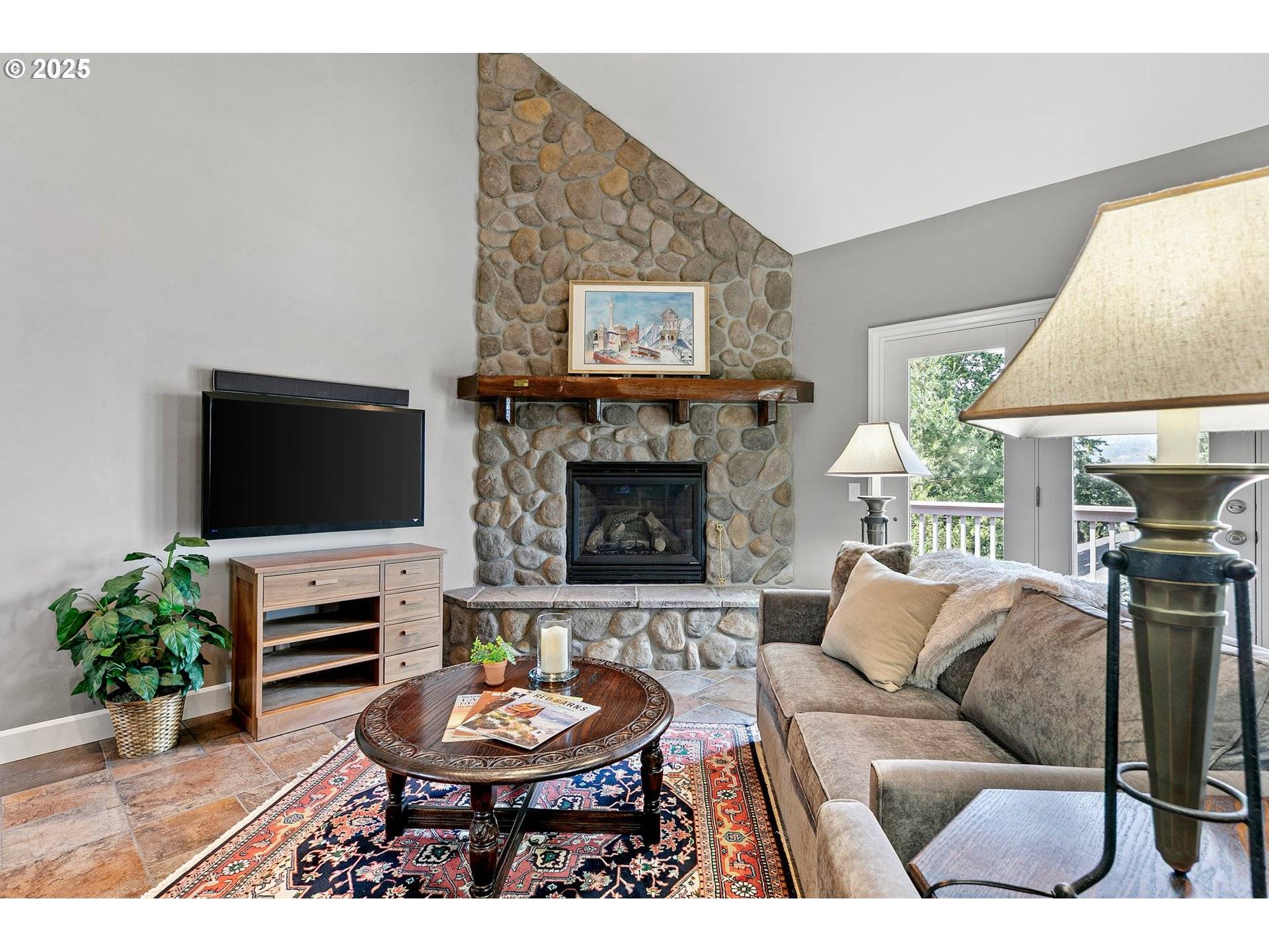 Springfield, OR 97478,380 Mountaingate DR