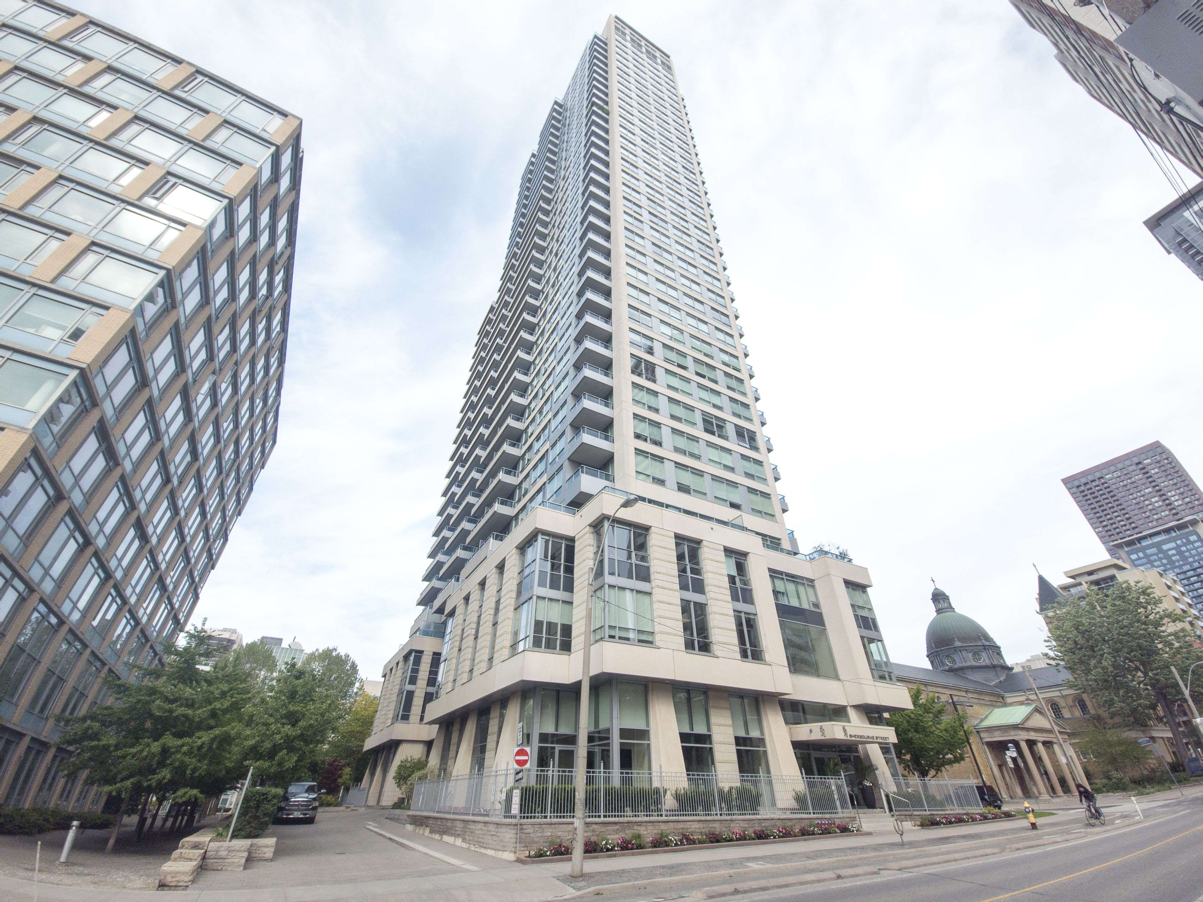 Toronto C08, ON M4X 1L1,500 Sherbourne ST #1601
