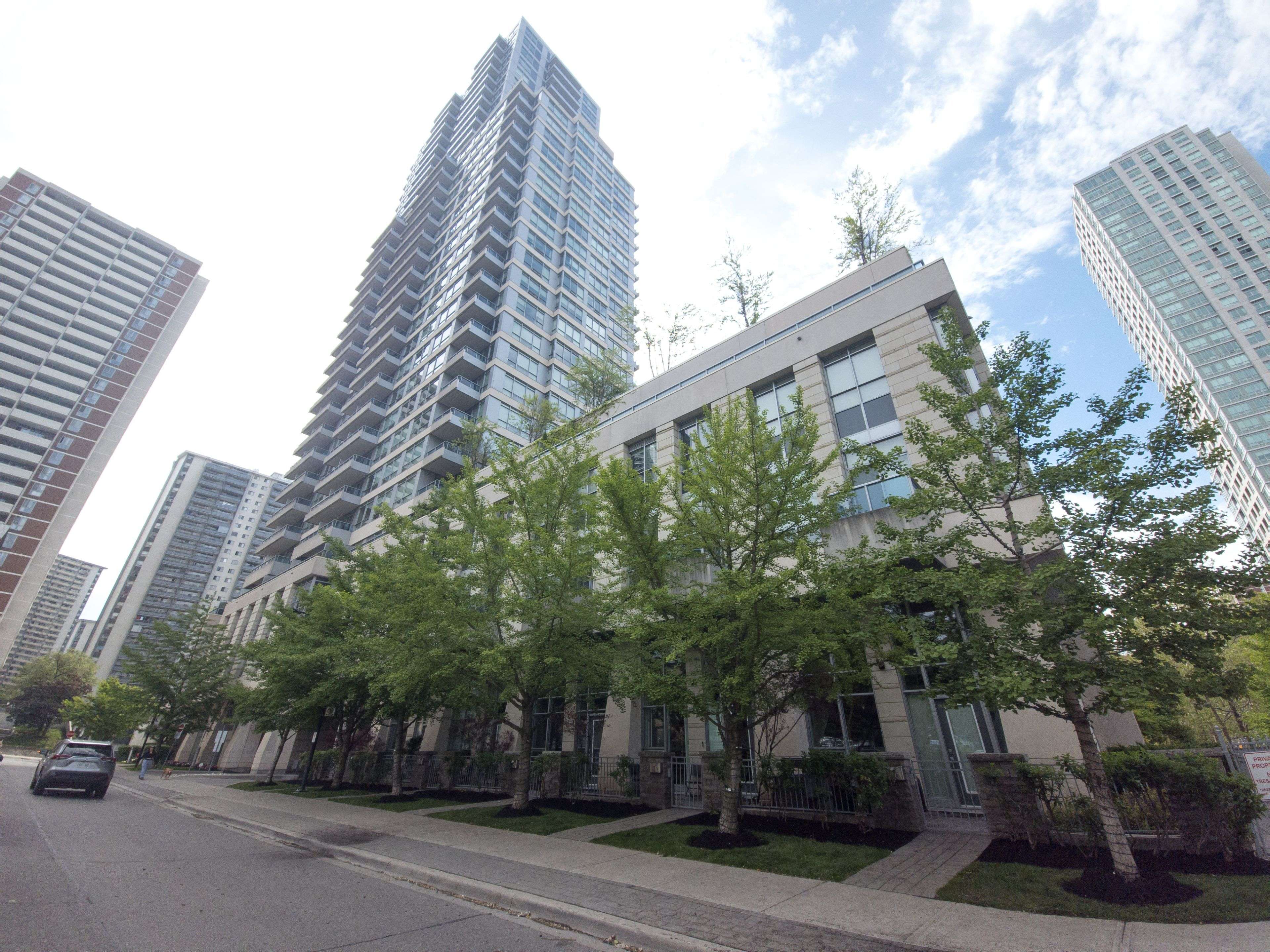 Toronto C08, ON M4X 1L1,500 Sherbourne ST #1601