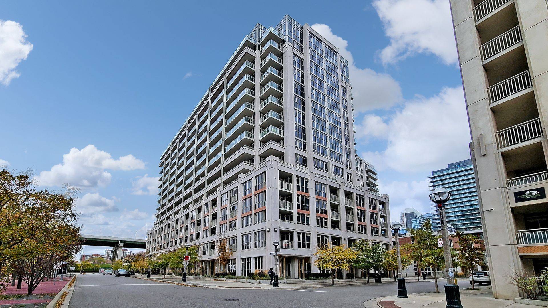 Toronto C01, ON M5V 0C2,35 Bastion ST #1814
