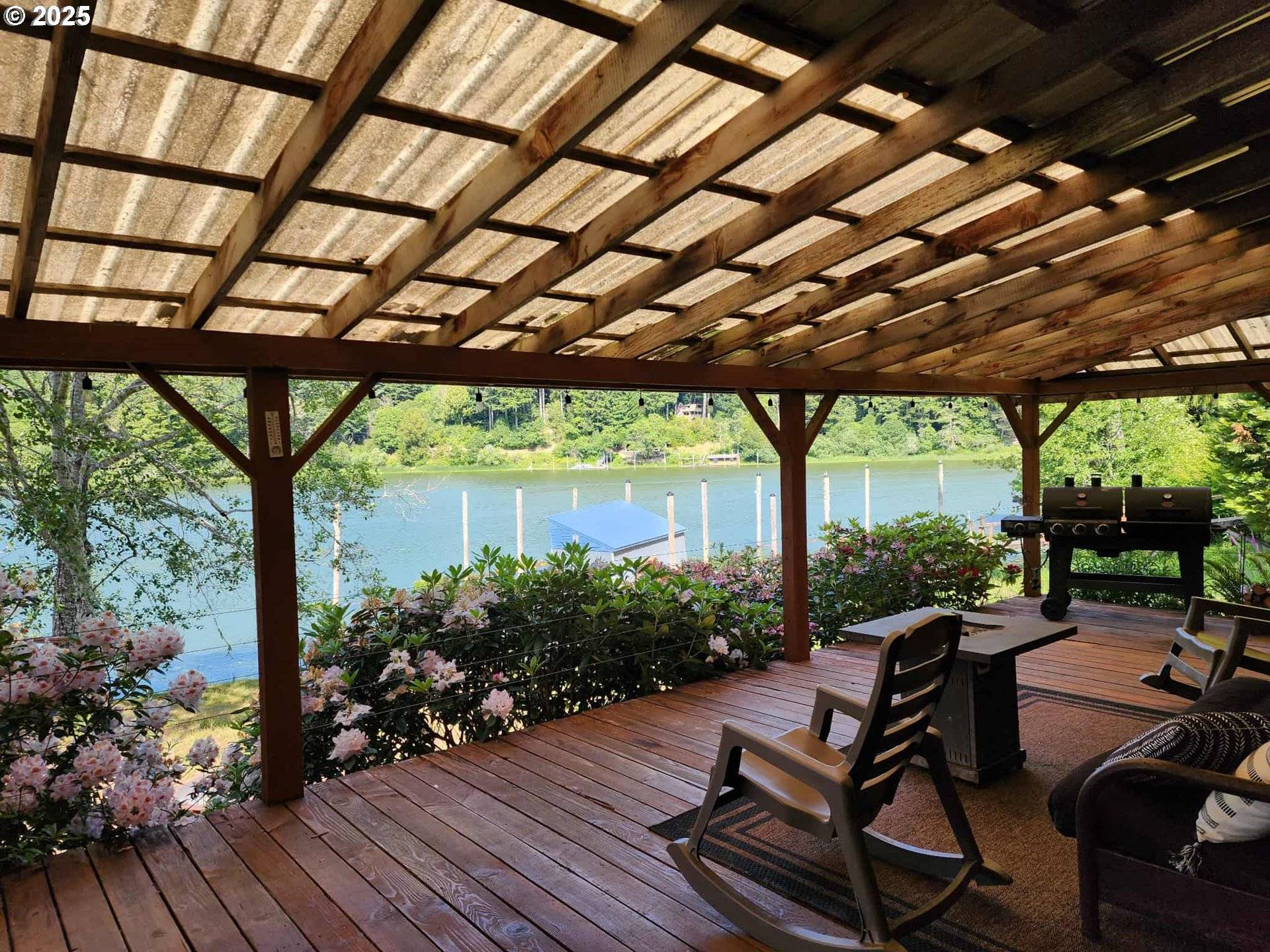 Lakeside, OR 97449,747 N TENMILE
