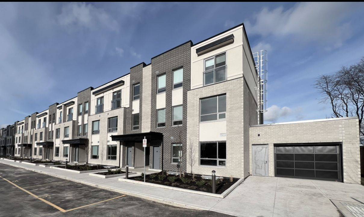 Toronto W08, ON M9C 3W1,62 Dixfield DR #139