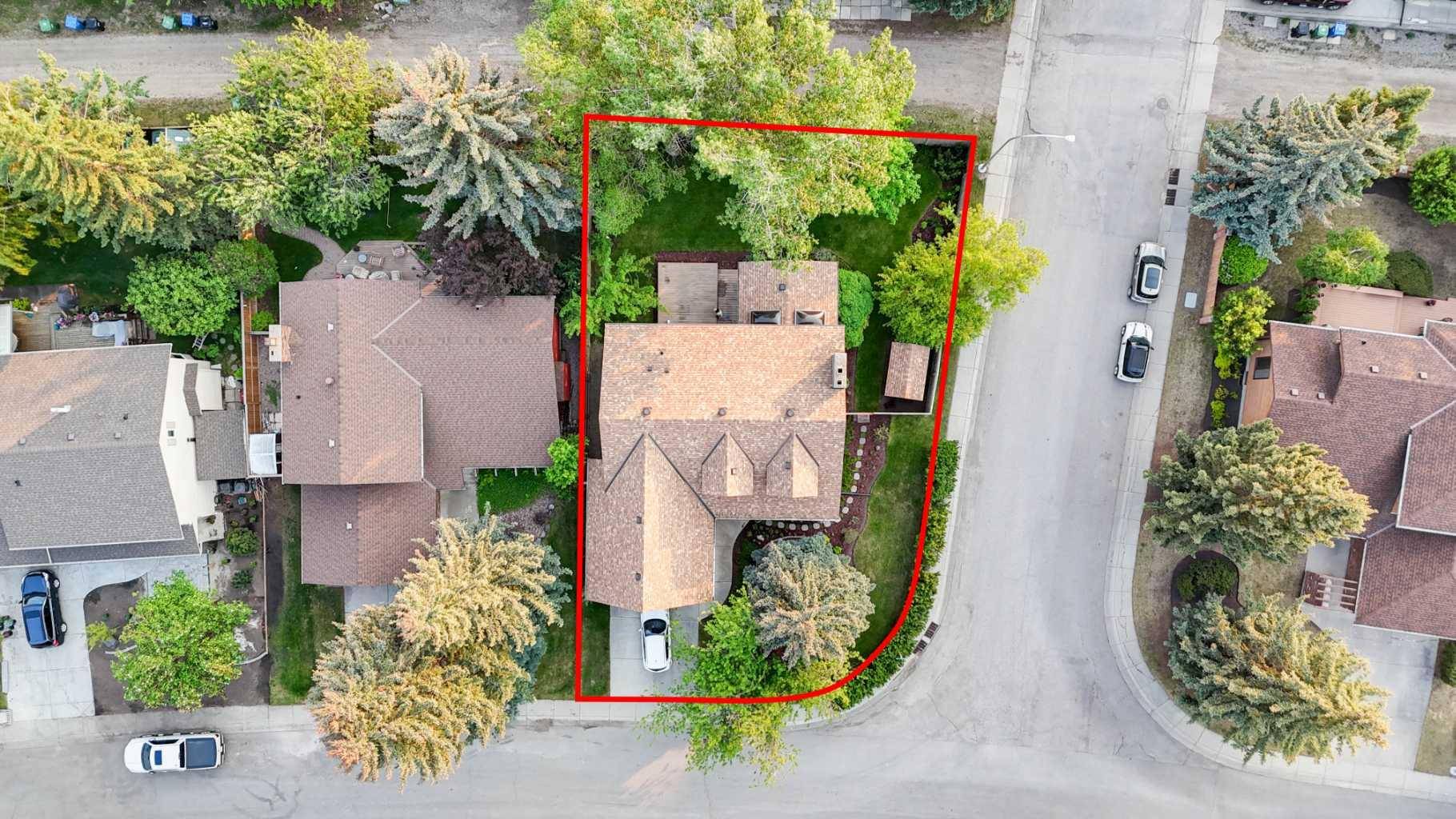 Calgary, AB T2V 4T7,435 Oakside CIR SW