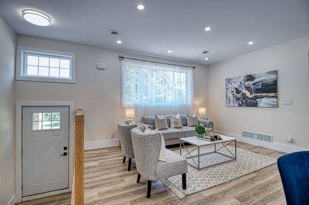 Sarnia, ON N7T 4T9,109 Penrose ST