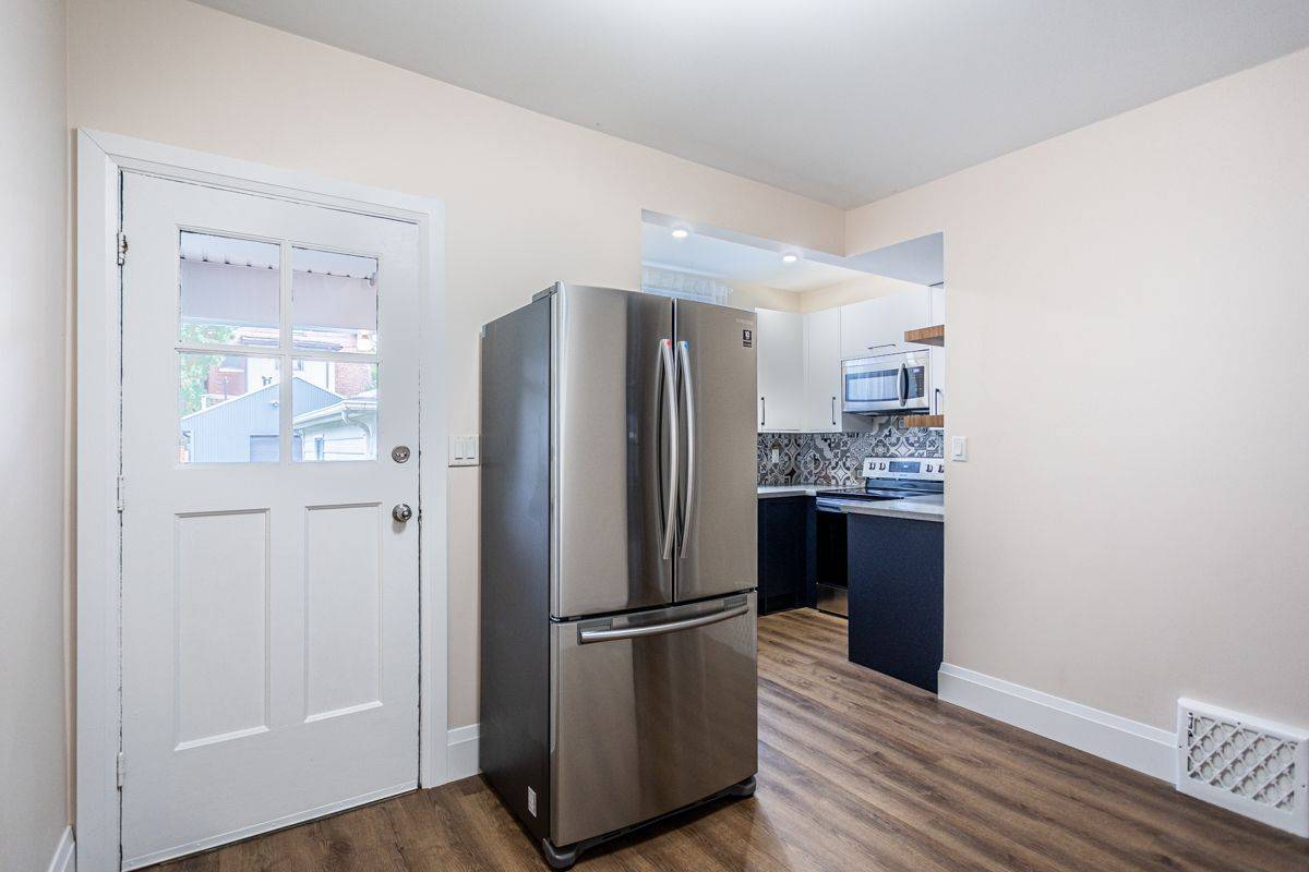 Hamilton, ON L5R 3E7,45 Garfield AVE S #Unit #1