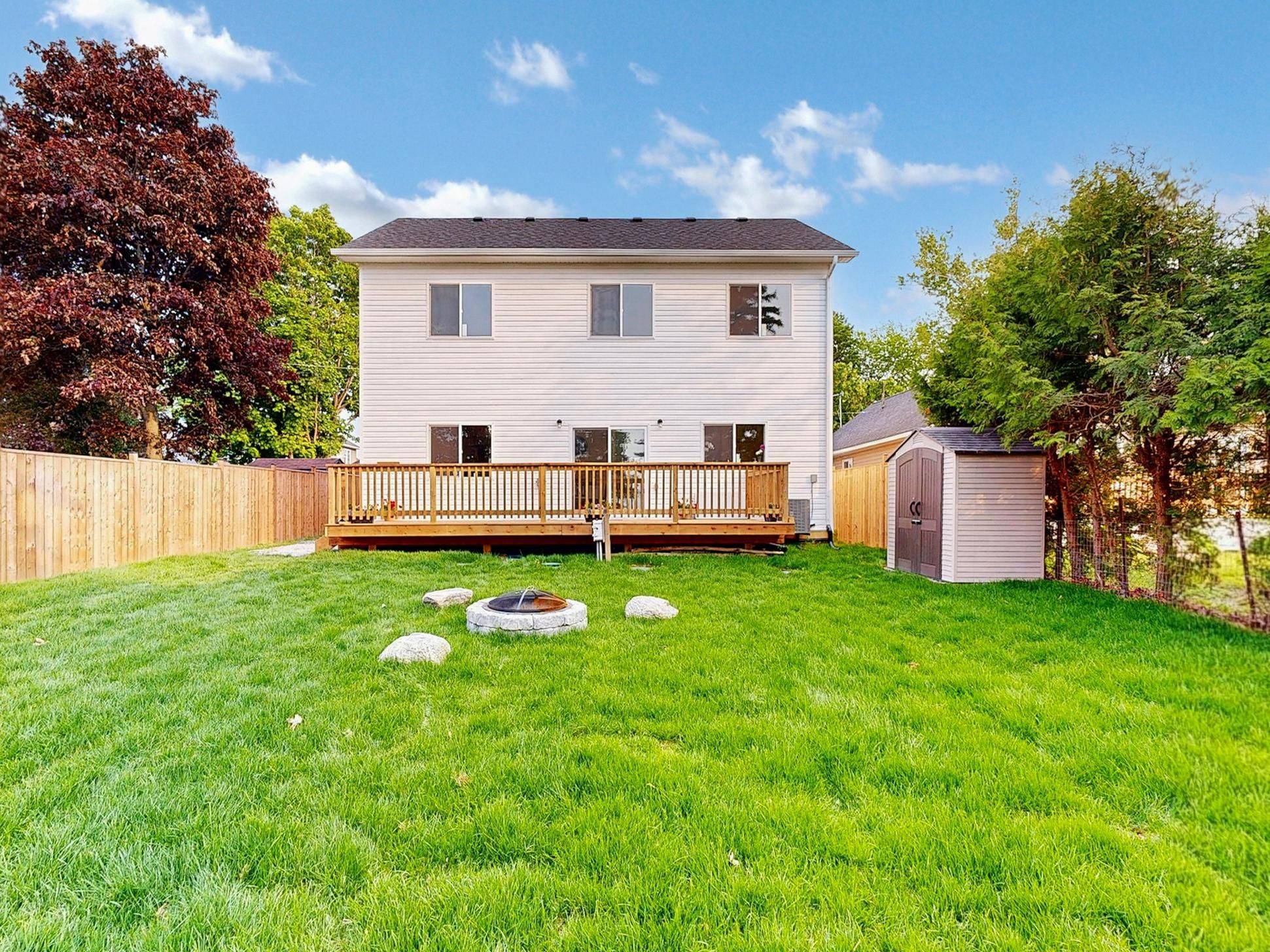 Scugog, ON L0B 1L0,11 Angle ST