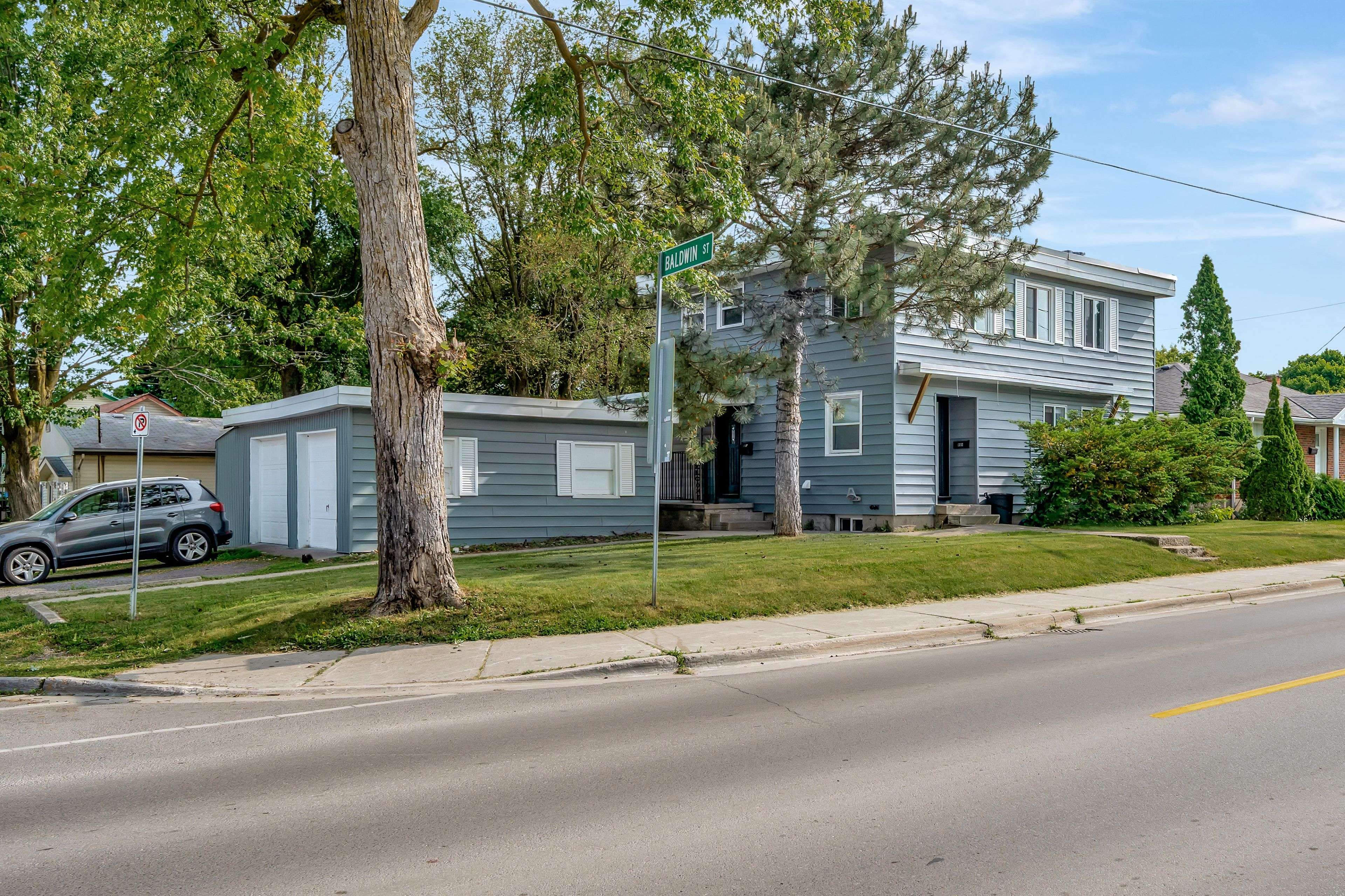 Belleville, ON K8P 2E8,89 College ST E