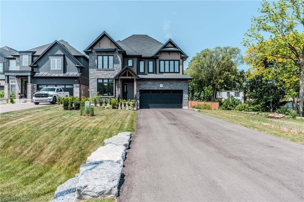 Grimsby, ON L3M 5N7,7 BARTLETT AVE