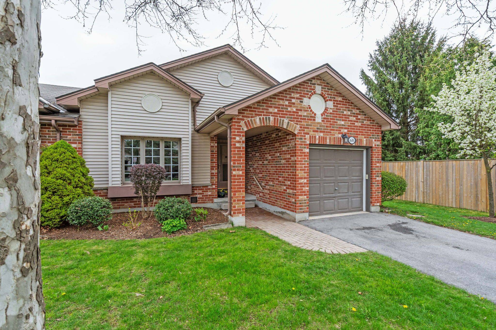 London North, ON N5X 3Y1,1478 Adelaide ST N #68