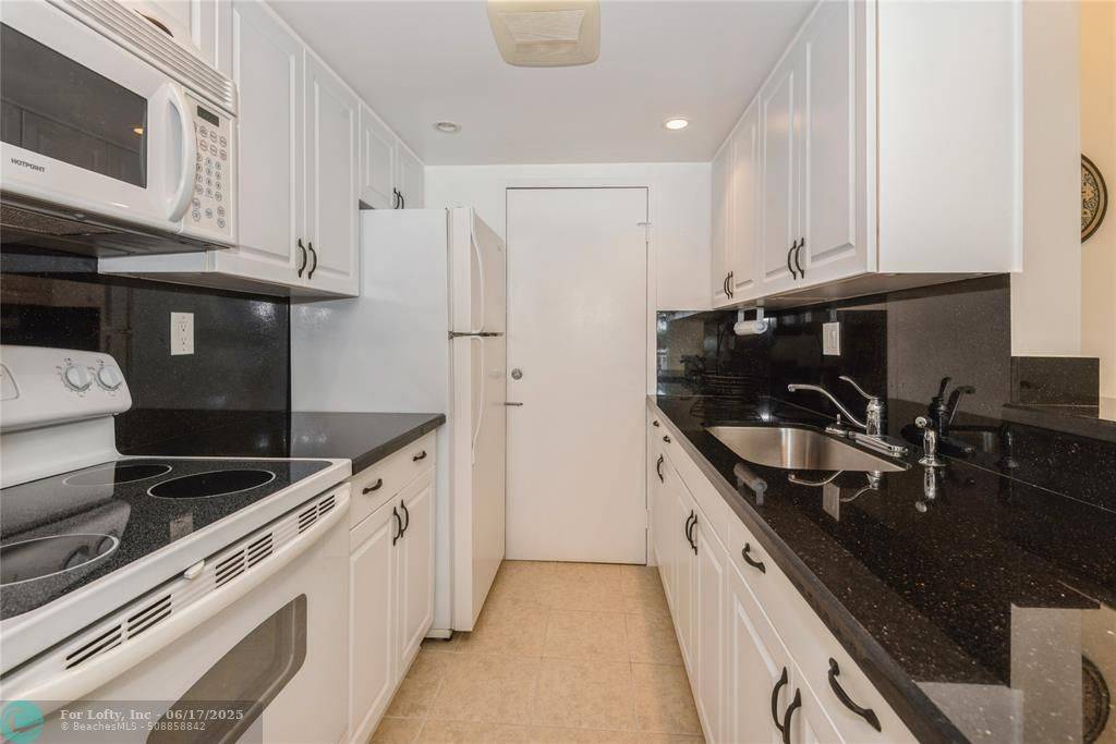 Fort Lauderdale, FL 33304,[StreetName,UnitNumber,StreetNumber,StreetDirPrefix]