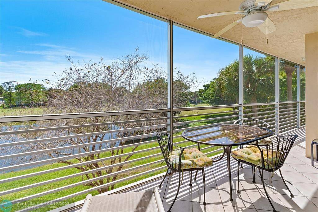 Pompano Beach, FL 33069,4030 W PALM AIRE DR  #301