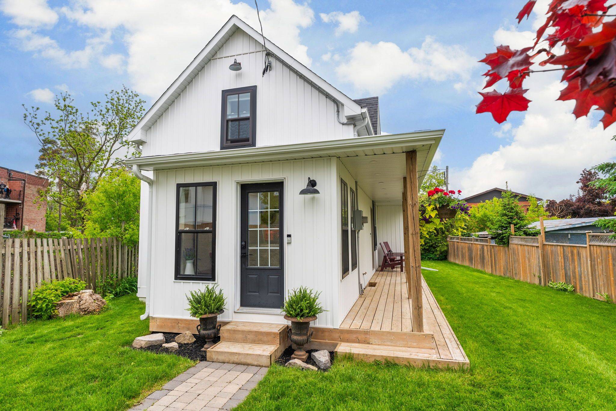 Uxbridge, ON L9P 1E6,31 King ST W