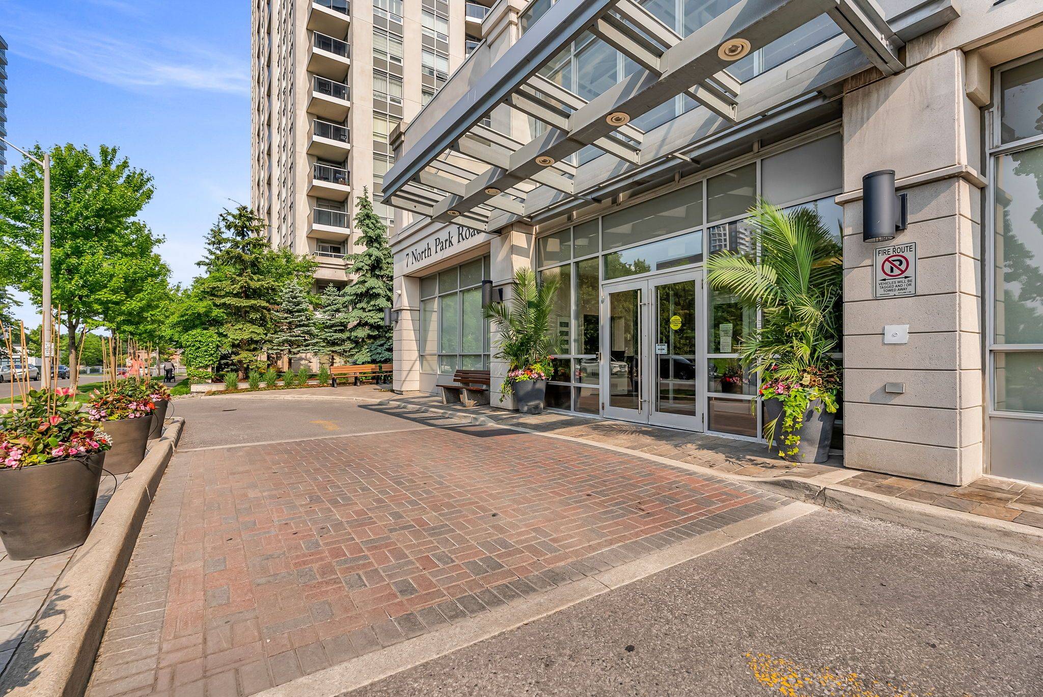 Vaughan, ON L4J 0C9,7 North Park RD #2103