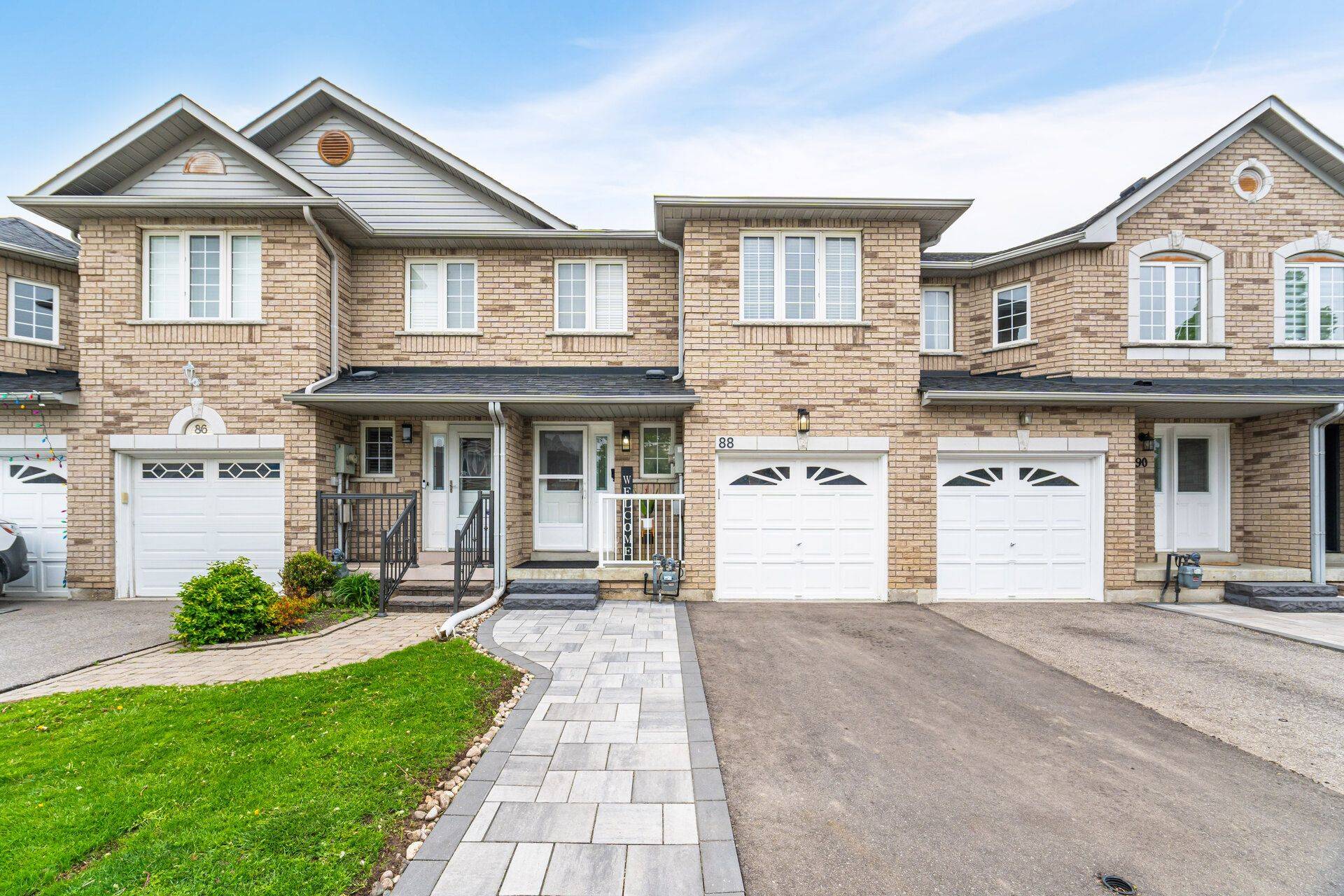 Caledon, ON L7E 1R3,88 Wood CIR