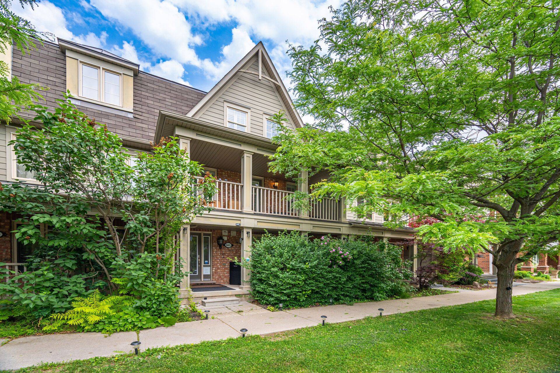Milton, ON L9T 0G2,665 Holly AVE