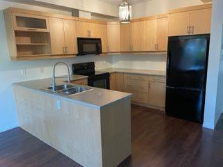 London North, ON N5X 3G9,112 North Centre RD #76
