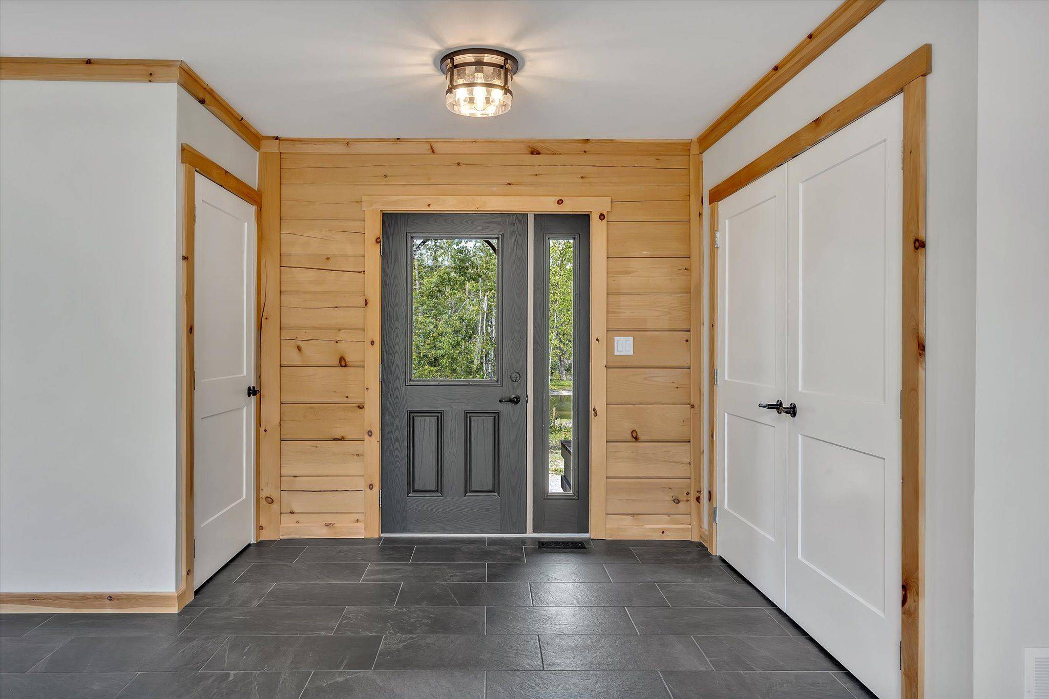 Kawartha Lakes, ON K0L 2X0,563 Heights RD