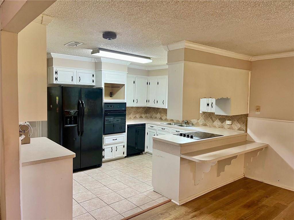 Robinson, TX 76706,808 W Denison Drive