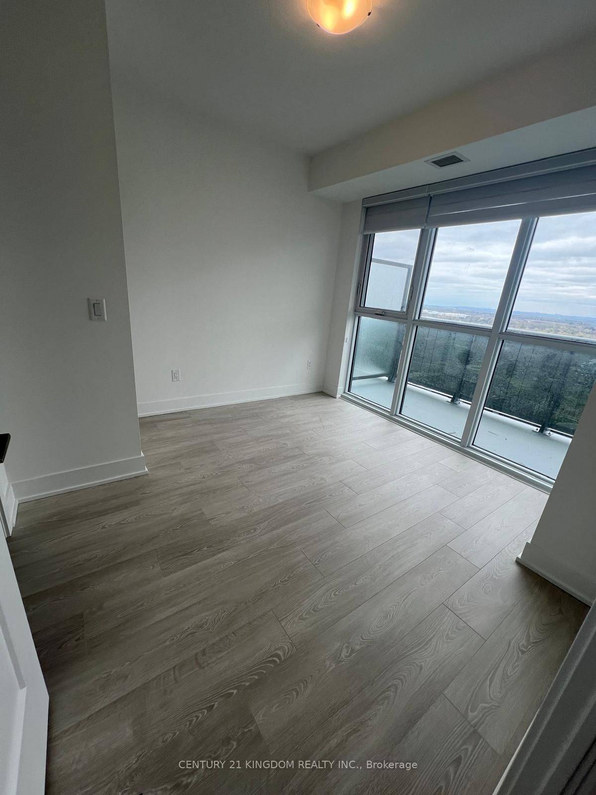 Oshawa, ON L1L 0W3,2545 Simcoe ST N #2312